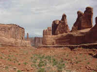 arch01t.jpg (83638 bytes)