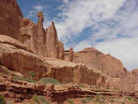 arch06t.jpg (77953 bytes)