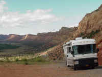 ut02t.jpg (67415 bytes)