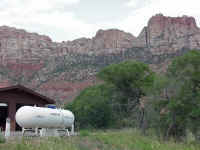 zion04t.jpg (89161 bytes)